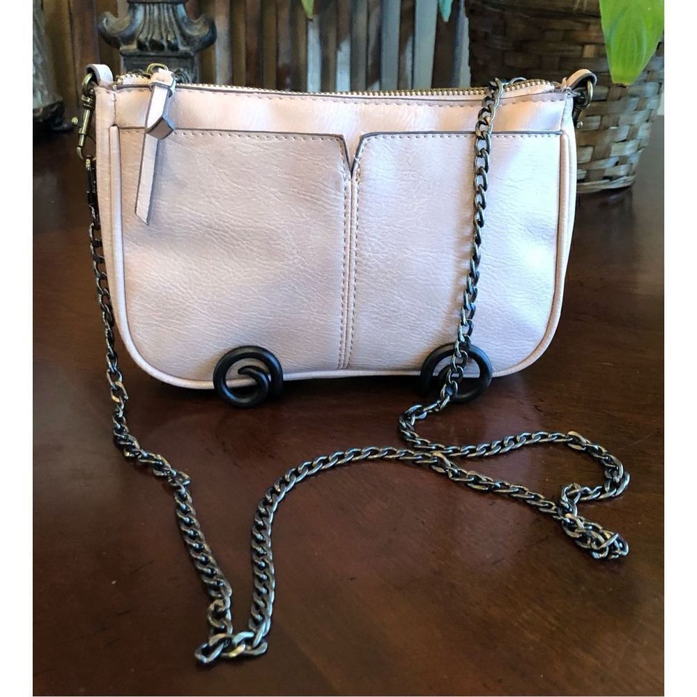 UNBRANDED - Textured Faux Leather Crossbody in Blush Pink. New Gunmetal Chain